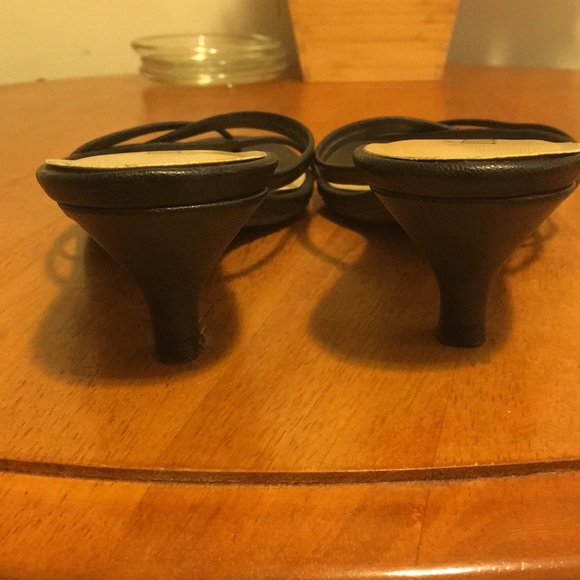 Cute Black Thong Sandal - Picture 5 of 8